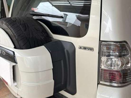 MITSUBISHI-PAJERO FULL-3.8 HPE 4X4 V6 24V GASOLINA 4P AUTOMÁTICO MITSUBISHI-PAJERO FULL-2012