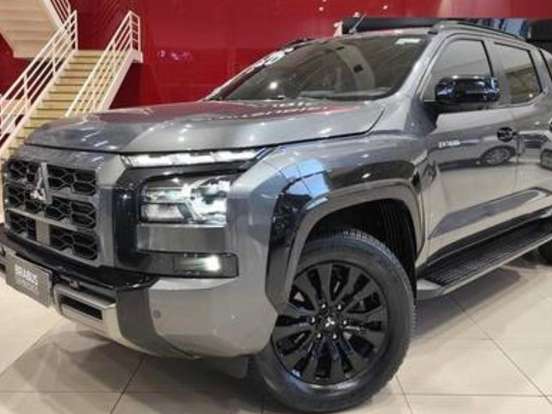 MITSUBISHI-TRITON-2.4 BITURBO DIESEL CD KATANA SR80 4X4 AUTOMÁTICO MITSUBISHI-TRITON-2025
