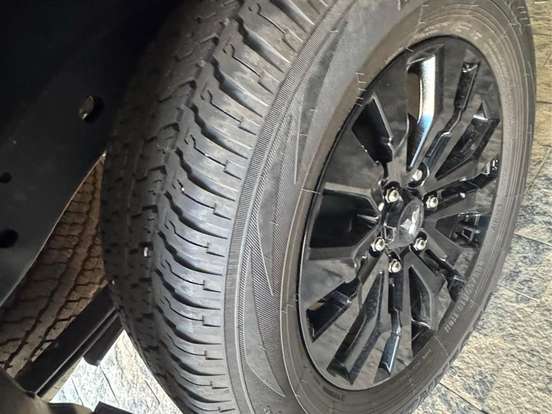 MITSUBISHI-TRITON-2.4 BITURBO DIESEL CD KATANA SR80 4X4 AUTOMÁTICO MITSUBISHI-TRITON-2025