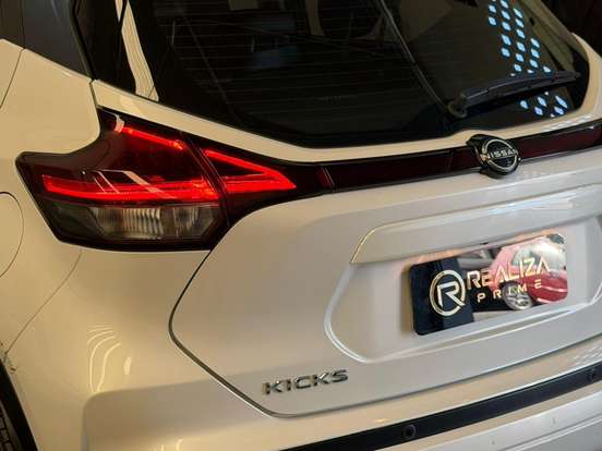 NISSAN-KICKS-2023