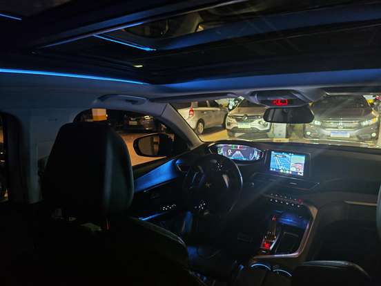 PEUGEOT-3008-2018