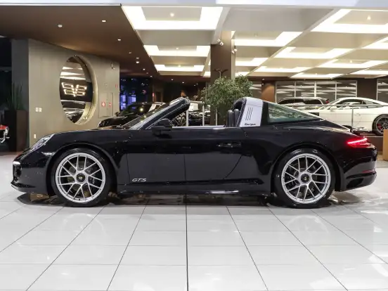 PORSCHE-911-2019