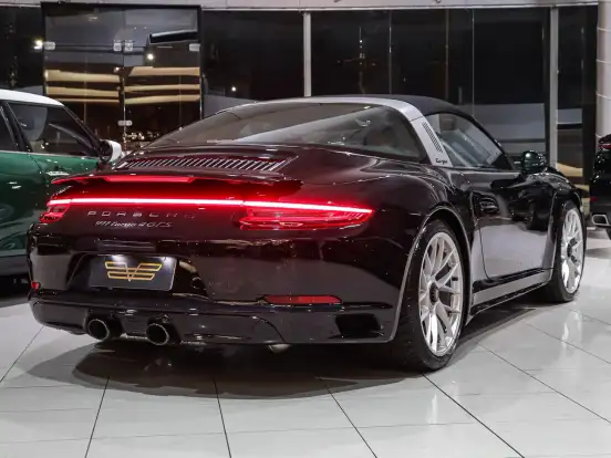 PORSCHE-911-2019