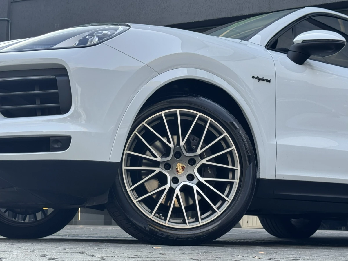 Porsche Cayenne — foto 8