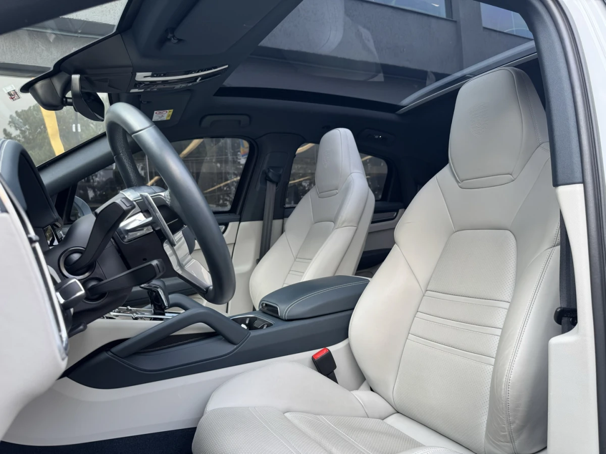 Porsche Cayenne — foto 9