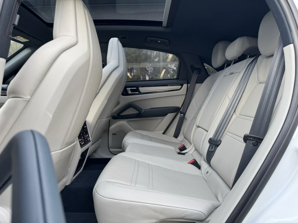 Porsche Cayenne — foto 11