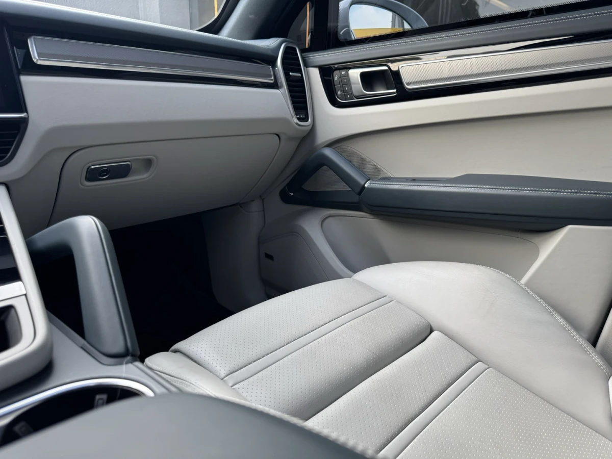Porsche Cayenne — foto 14