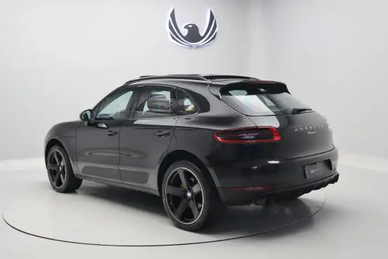 PORSCHE-MACAN-2018