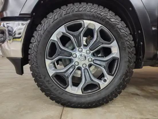RAM-1500-5.7 V8 GASOLINA LIMITED CD 4X4 AUTOMÁTICO RAM-1500-2023