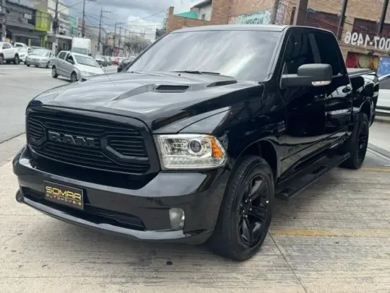 RAM CLASSIC 5.7 V8 GASOLINA LARAMIE CD 4X4 AUTOMÁTICO RAM CLASSIC 5.7 V8 GASOLINA LARAMIE CD 4X4 AUTOMÁTICO
