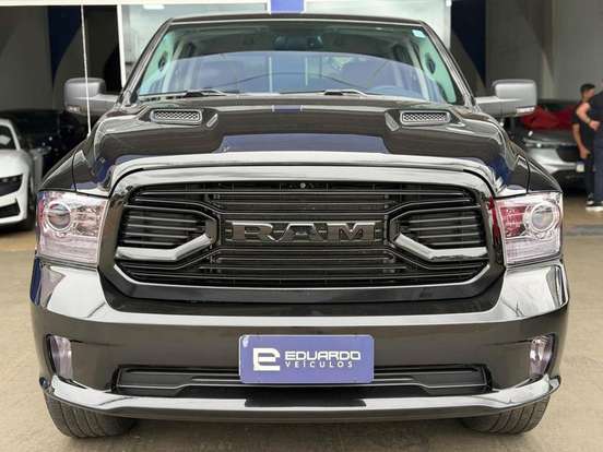 RAM-CLASSIC-5.7 V8 GASOLINA LARAMIE CD 4X4 AUTOMÁTICO RAM-CLASSIC-2022
