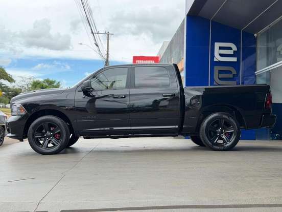 RAM-CLASSIC-5.7 V8 GASOLINA LARAMIE CD 4X4 AUTOMÁTICO RAM-CLASSIC-2022
