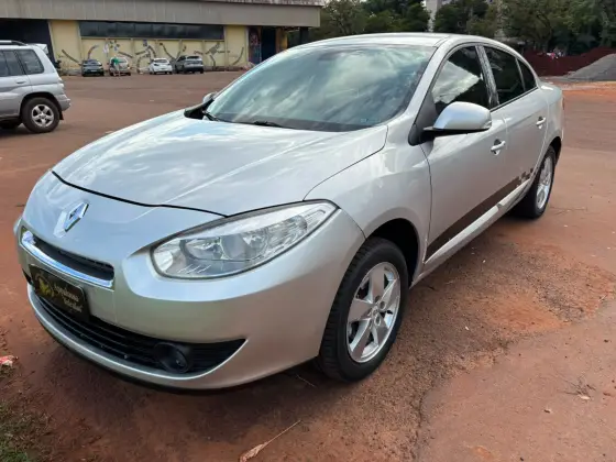 RENAULT FLUENCE 2.0 DYNAMIQUE 16V FLEX 4P AUTOMÁTICO