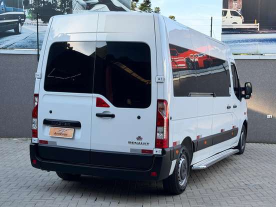 RENAULT-MASTER-2024