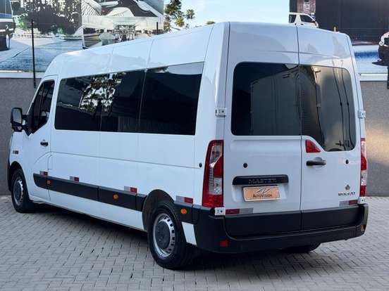 RENAULT-MASTER-2024