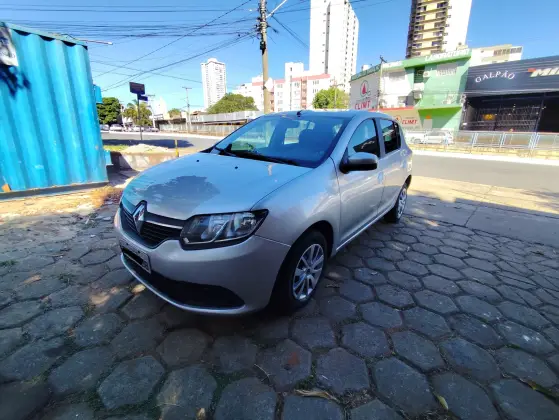 RENAULT SANDERO 1.0 EXPRESSION 16V FLEX 4P MANUAL RENAULT SANDERO 1.0 EXPRESSION 16V FLEX 4P MANUAL
