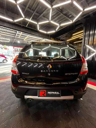 RENAULT-SANDERO-2012