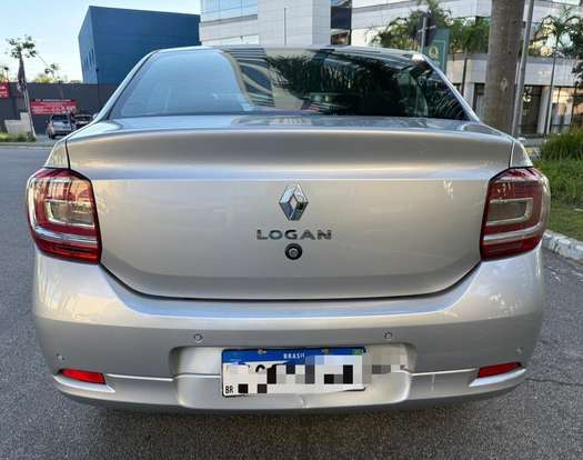 RENAULT-LOGAN-2020