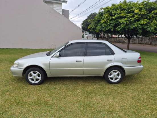 TOYOTA-COROLLA-2001