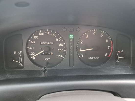 TOYOTA-COROLLA-2001