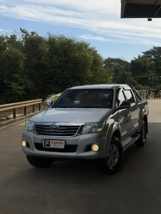 TOYOTA HILUX 2.7 SR 4X2 CD 16V FLEX 4P AUTOMÁTICO TOYOTA HILUX 2.7 SR 4X2 CD 16V FLEX 4P AUTOMÁTICO