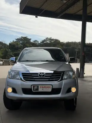 TOYOTA-HILUX-2.7 SR 4X2 CD 16V FLEX 4P AUTOMÁTICO TOYOTA-HILUX-2012