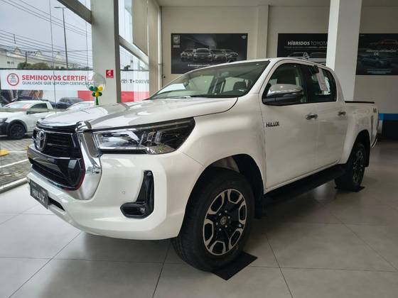 TOYOTA HILUX 2.8 D-4D TURBO DIESEL CD SRV 4X4 AUTOMÁTICO
