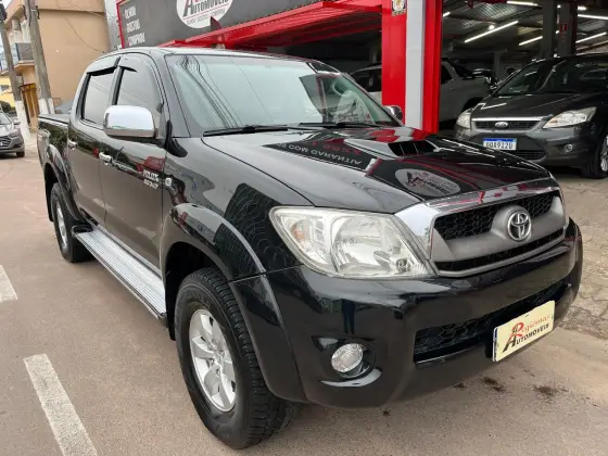 TOYOTA HILUX 3.0 SRV 4X4 CD 16V TURBO INTERCOOLER DIESEL 4P MANUAL TOYOTA HILUX 3.0 SRV 4X4 CD 16V TURBO INTERCOOLER DIESEL 4P MANUAL