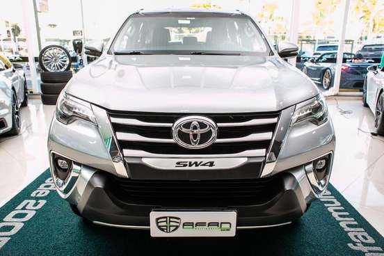 TOYOTA-HILUX SW4-2018