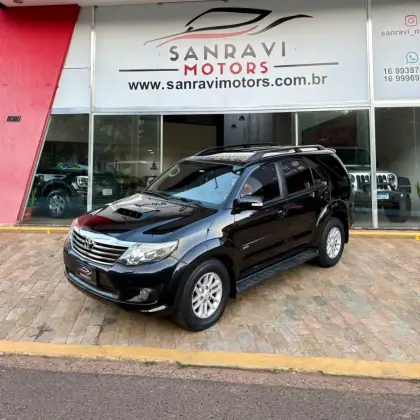 TOYOTA HILUX SW4 3.0 SRV 4X4 16V TURBO INTERCOOLER DIESEL 4P AUTOMÁTICO TOYOTA HILUX SW4 3.0 SRV 4X4 16V TURBO INTERCOOLER DIESEL 4P AUTOMÁTICO