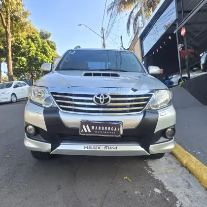 TOYOTA HILUX SW4 3.0 SRV 4X4 16V TURBO INTERCOOLER DIESEL 4P AUTOMÁTICO TOYOTA HILUX SW4 3.0 SRV 4X4 16V TURBO INTERCOOLER DIESEL 4P AUTOMÁTICO
