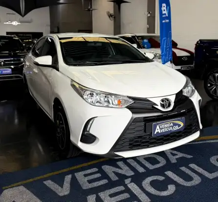 TOYOTA-YARIS-2024