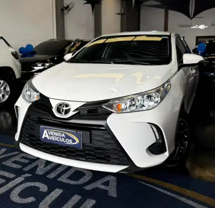 TOYOTA-YARIS-2024