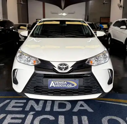 TOYOTA-YARIS-2024