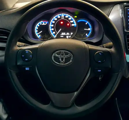 TOYOTA-YARIS-2024