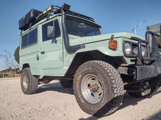TOYOTA-BANDEIRANTE-3.7 BJ50LV 4X4 TETO RIGIDO DIESEL 2P MANUAL TOYOTA-BANDEIRANTE-1985