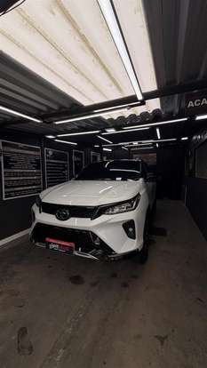 TOYOTA-HILUX SW4-2024