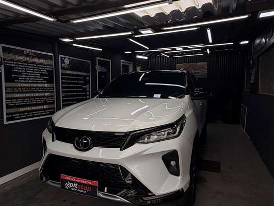 TOYOTA-HILUX SW4-2.8 D-4D TURBO DIESEL DIAMOND 7L 4X4 AUTOMÁTICO TOYOTA-HILUX SW4-2024