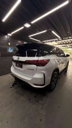 TOYOTA-HILUX SW4-2024