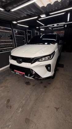 TOYOTA-HILUX SW4-2024