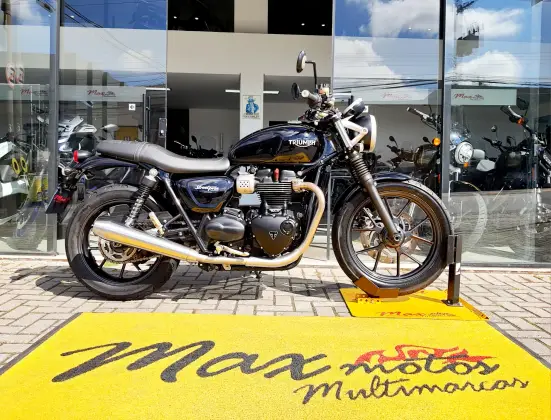 TRIUMPH STREET TWIN 