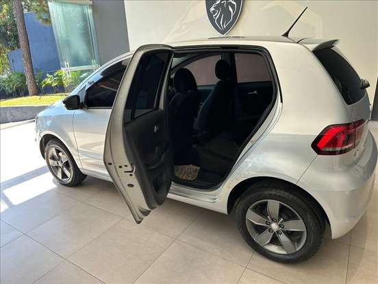 VOLKSWAGEN-FOX-2019