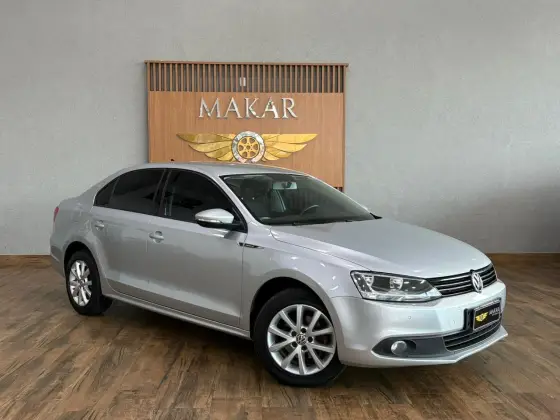 VOLKSWAGEN JETTA 2.0 COMFORTLINE FLEX 4P TIPTRONIC VOLKSWAGEN JETTA 2.0 COMFORTLINE FLEX 4P TIPTRONIC