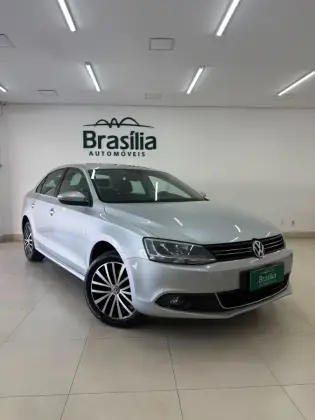 VOLKSWAGEN JETTA 2.0 TSI HIGHLINE 200CV GASOLINA 4P TIPTRONIC