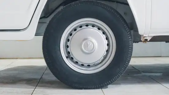 VOLKSWAGEN-KOMBI-1997