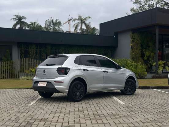 VOLKSWAGEN-POLO-2024