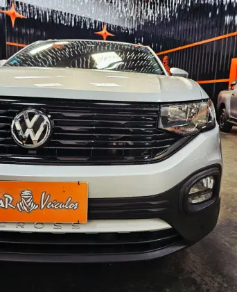 VOLKSWAGEN T-CROSS 1.0 200 TSI TOTAL FLEX AUTOMÁTICO VOLKSWAGEN T-CROSS 1.0 200 TSI TOTAL FLEX AUTOMÁTICO