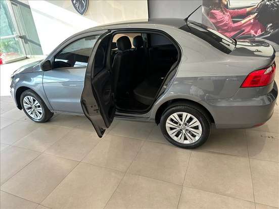 VOLKSWAGEN-VOYAGE-2021