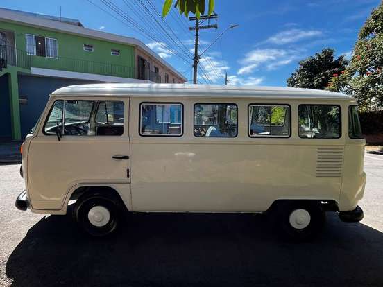 VOLKSWAGEN-KOMBI-1.6 LUXO 8V GASOLINA 3P MANUAL VOLKSWAGEN-KOMBI-1994