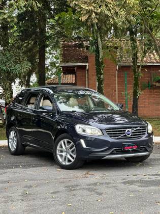 VOLVO XC60 2017 2.4 D5 MOMENTUM DIESEL AWD 4P AUTOMÁTICO